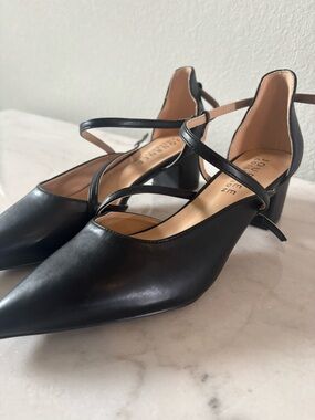 Journee Collection Black Pointed-Toe Crisscross Block Heel Pumps